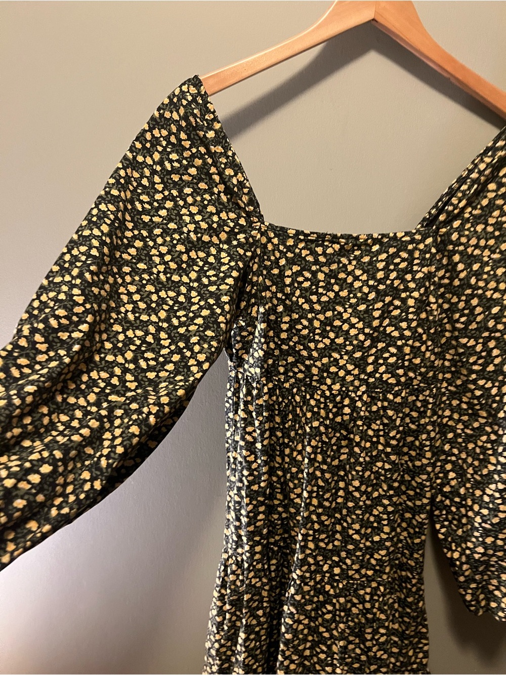 Nasty Gal Black Square-Neck Puff Sleeve Dress with‎ Yellow Floral Print